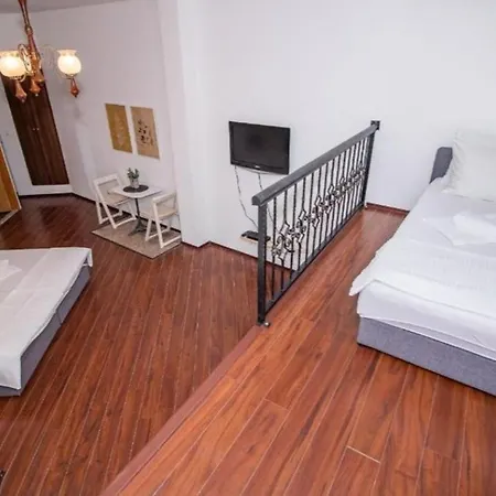 Isabella * Mostar